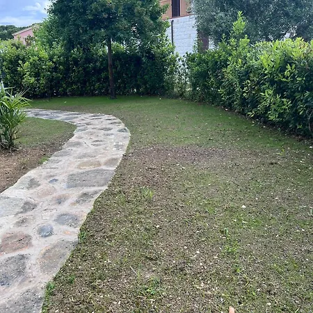 Casa Antia, Nuovo Bilocale Con Giardino In Con Piscina