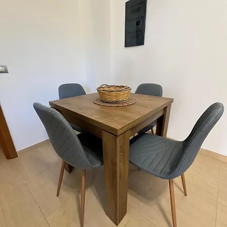 Casa Antia, Nuovo Bilocale Con Giardino In Con Piscina * 努马纳