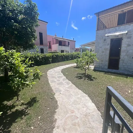Casa Antia, Nuovo Bilocale Con Giardino In Con Piscina Holiday park