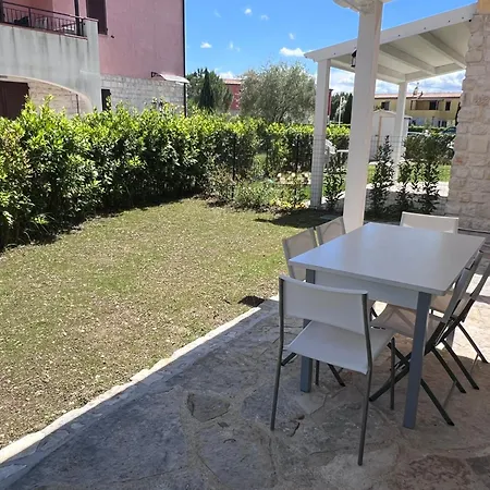 Casa Antia, Nuovo Bilocale Con Giardino In Con Piscina נומאנה