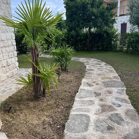 Casa Antia, Nuovo Bilocale Con Giardino In Con Piscina * נומאנה