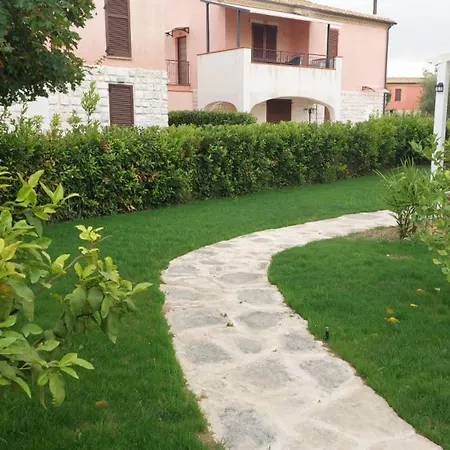 Casa Antia, Nuovo Bilocale Con Giardino In Con Piscina * 努马纳