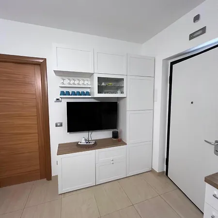 Casa Antia, Nuovo Bilocale Con Giardino In Con Piscina פארק נופש