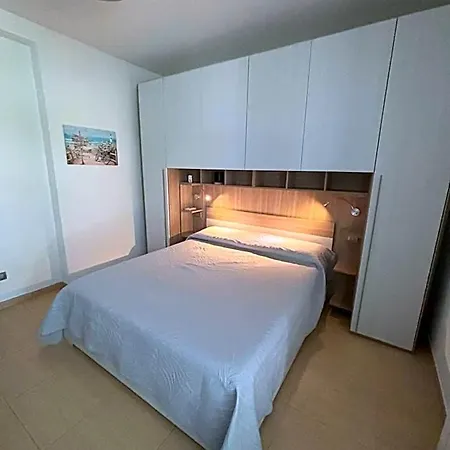 Casa Antia, Nuovo Bilocale Con Giardino In Con Piscina Numana