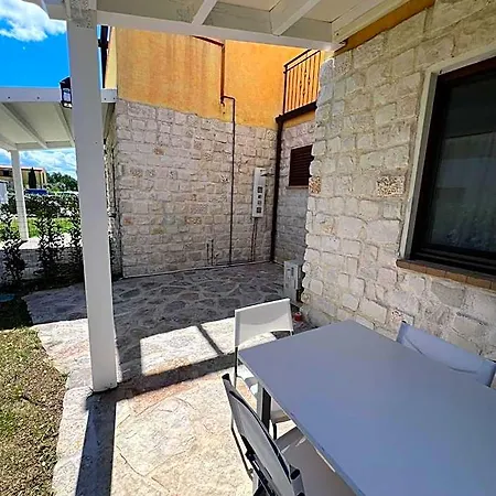 Casa Antia, Nuovo Bilocale Con Giardino In Con Piscina *