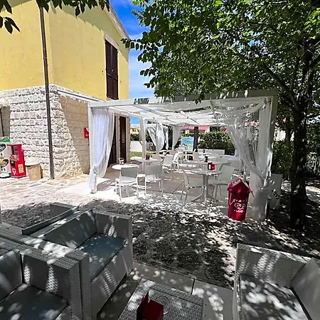 Casa Antia, Nuovo Bilocale Con Giardino In Con Piscina Feriepark Numana
