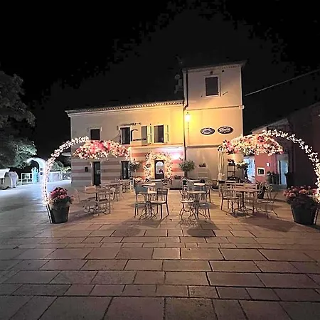 Casa Antia, Nuovo Bilocale Con Giardino In Con Piscina Feriepark