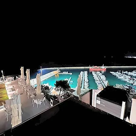 Casa Antia, Nuovo Bilocale Con Giardino In Con Piscina * Numana