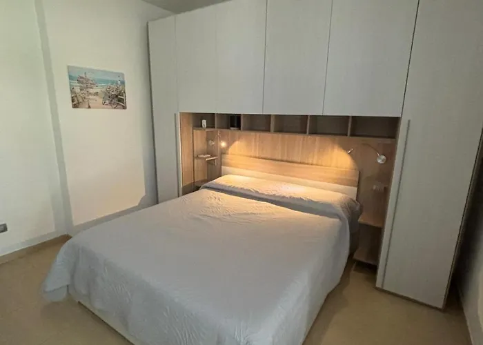 Parco vacanze Casa Antia, Nuovo Bilocale Con Giardino In Con Piscina Numana