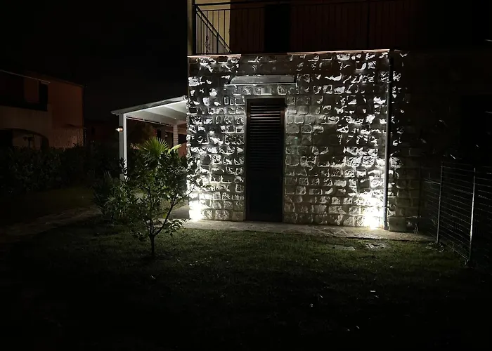 Casa Antia, Nuovo Bilocale Con Giardino In Con Piscina Numana