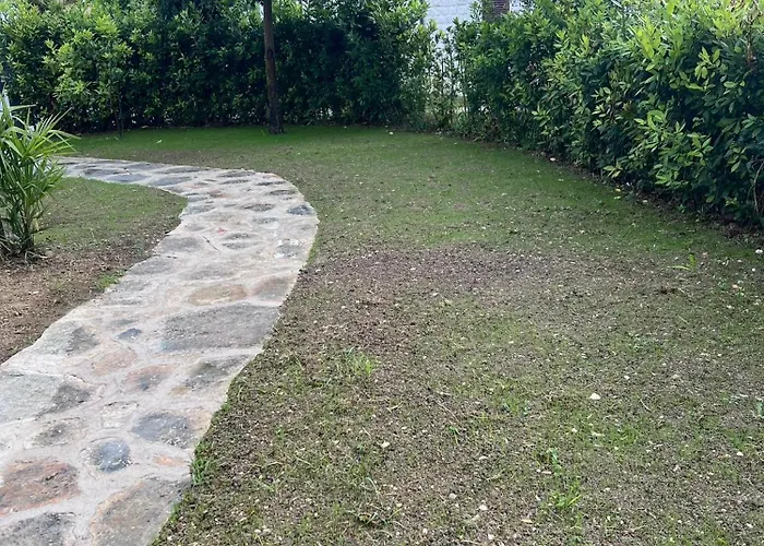 Casa Antia, Nuovo Bilocale Con Giardino In Con Piscina