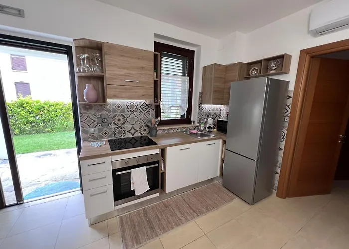 Prázdninový areál Casa Antia, Nuovo Bilocale Con Giardino In Con Piscina Numana